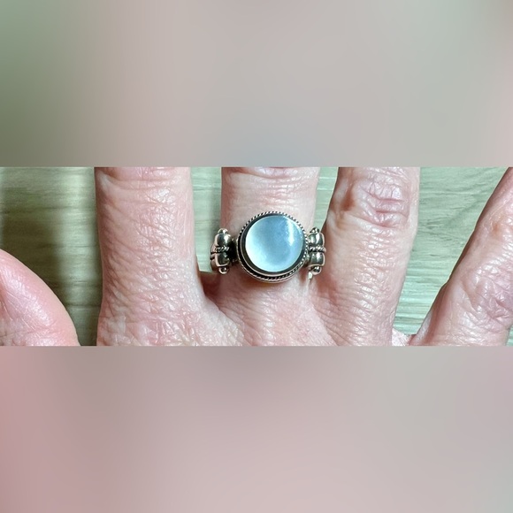Handmade Designer Signed MWS Mother Of Pearl Sterling Silver Ring, Size 7.5 - Picture 10 of 12